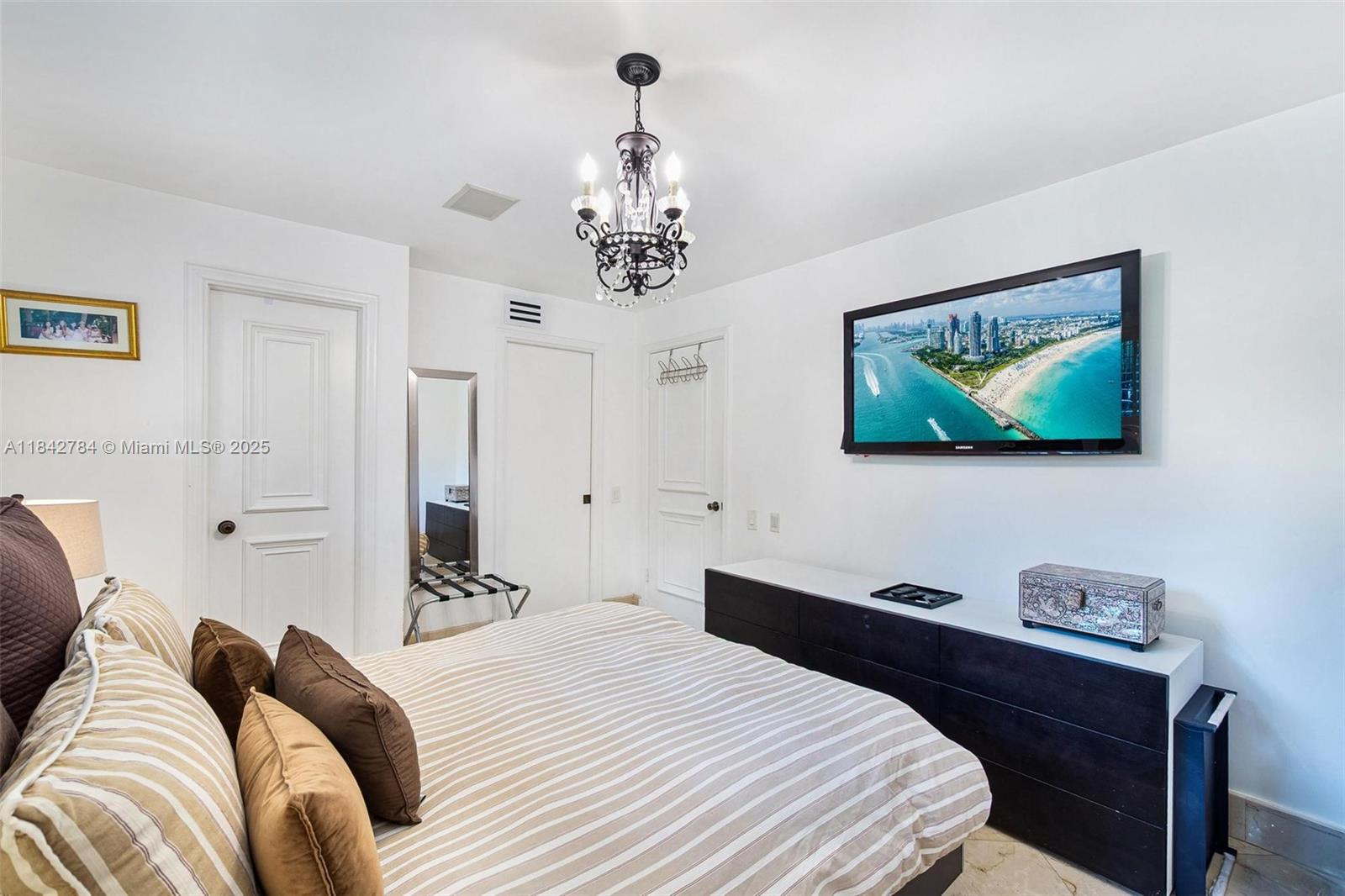 2000 S Bayshore Dr #69 Miami, FL 33133