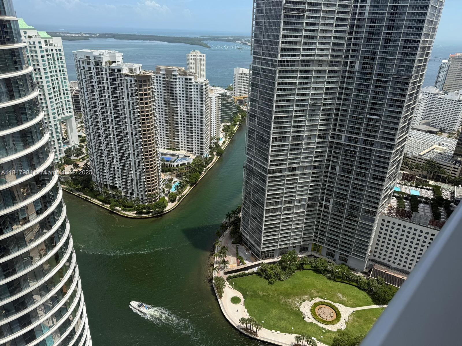 image Epic West Condo11