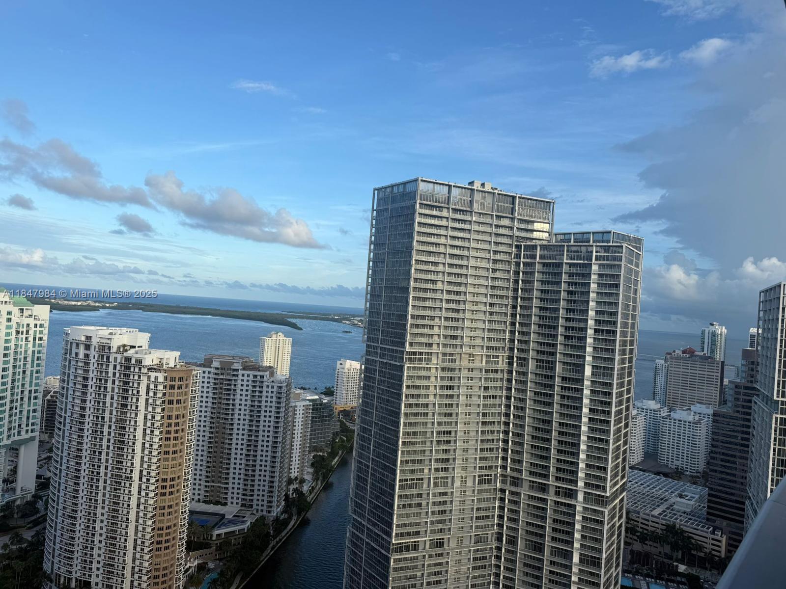 image Epic West Condo15