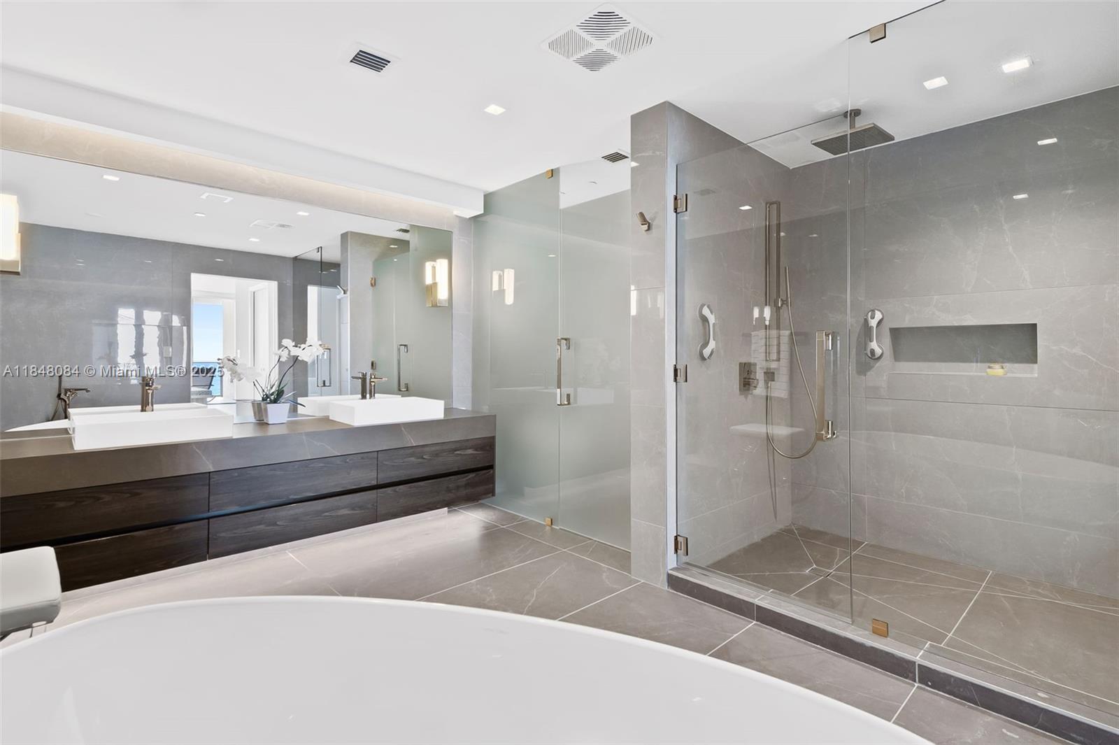 1116 N Ocean Blvd #504 Pompano Beach, FL 33062