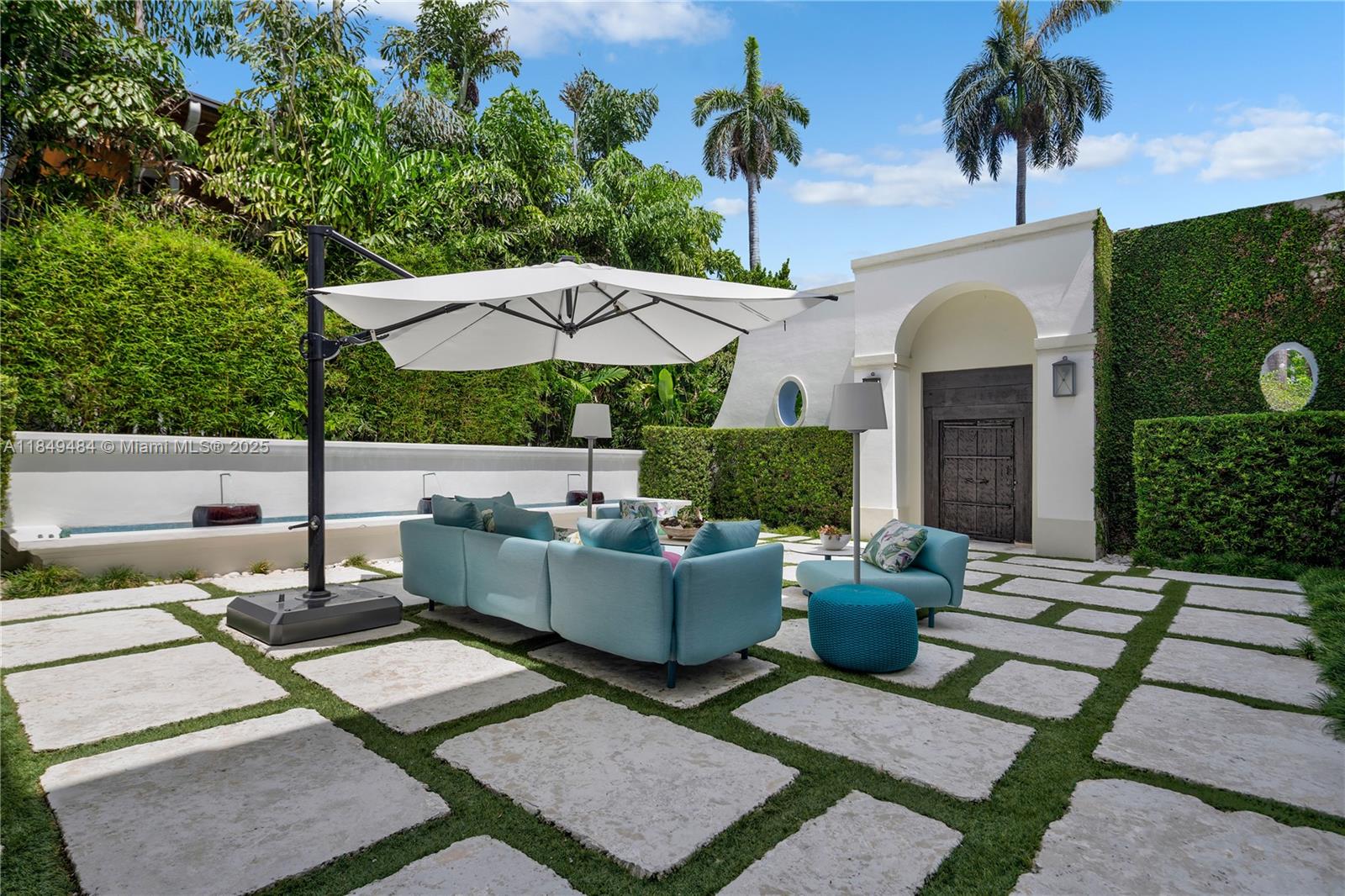 1818 W 23rd St Miami Beach, FL 33140