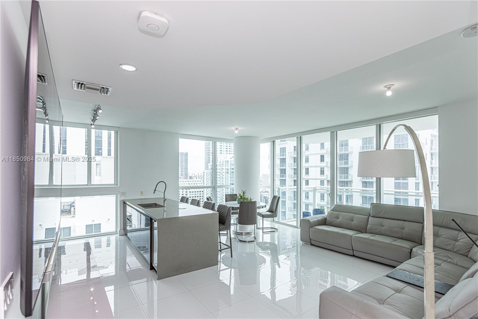 1080 Brickell Ave #3906