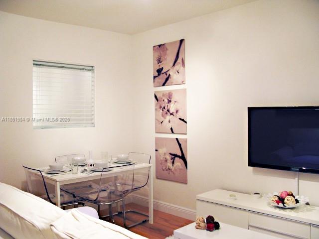 921 Meridian Ave #9