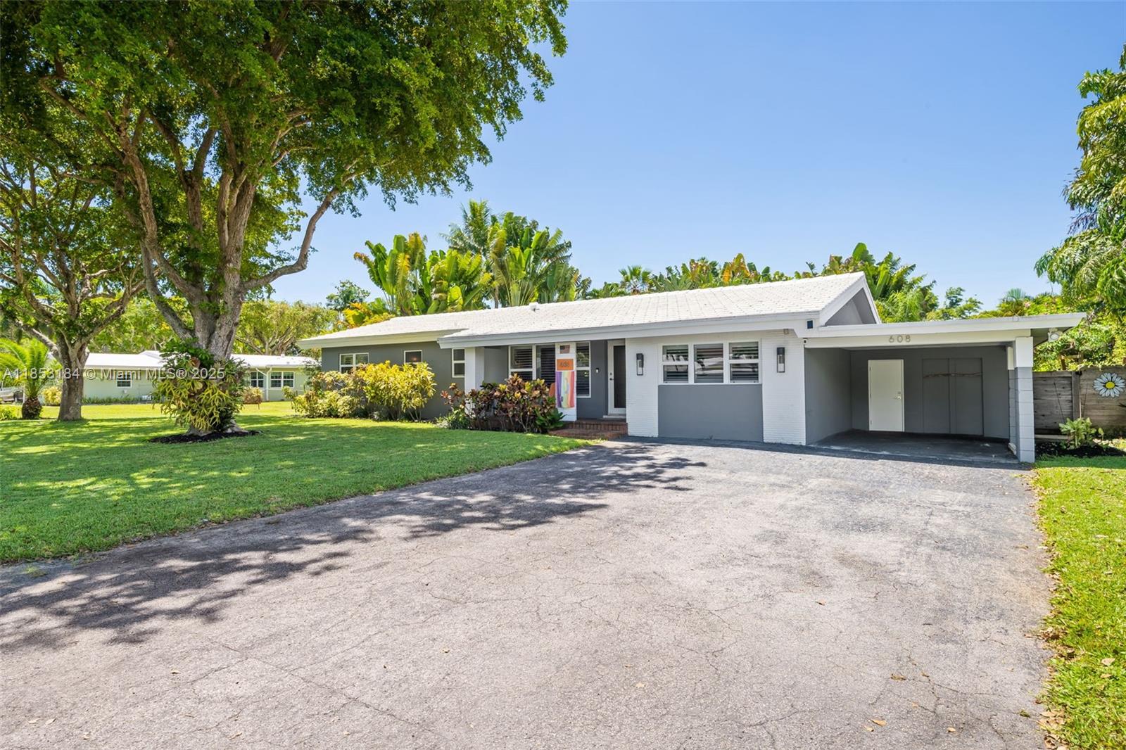 608 NW 25th St