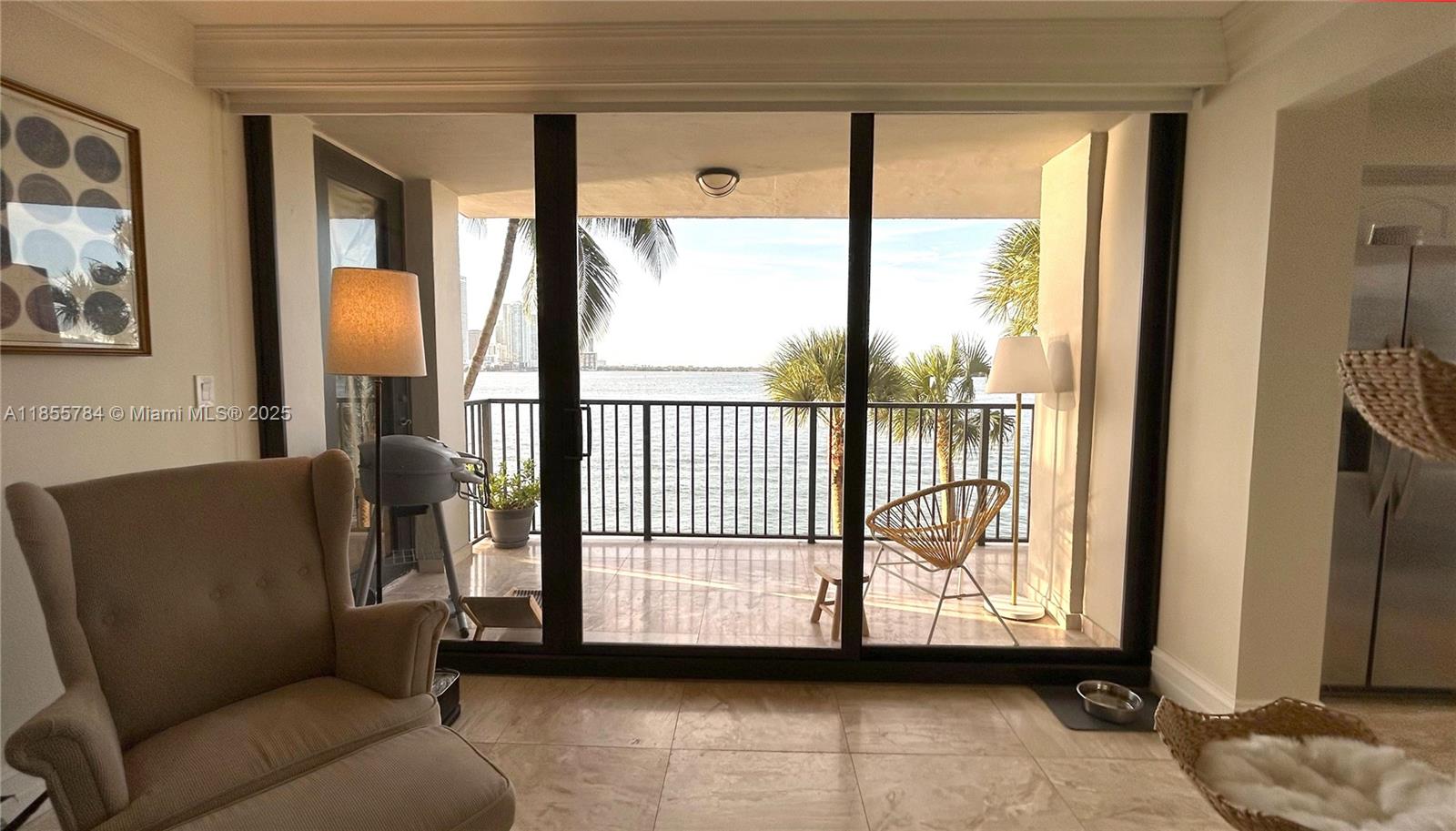 801 N Venetian Dr #201
