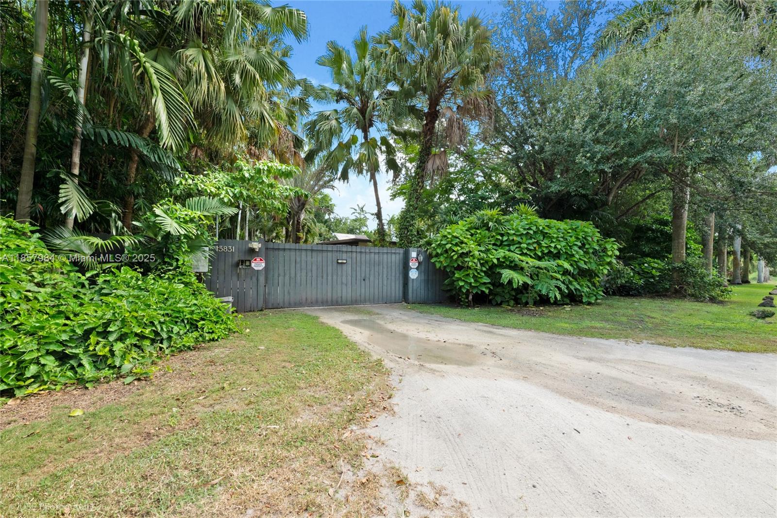 13831 SW 232nd St Miami, FL 33170