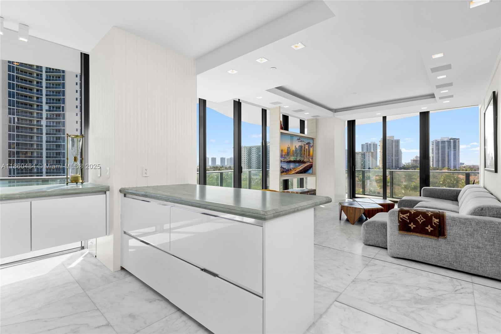 image Regalia Condo11