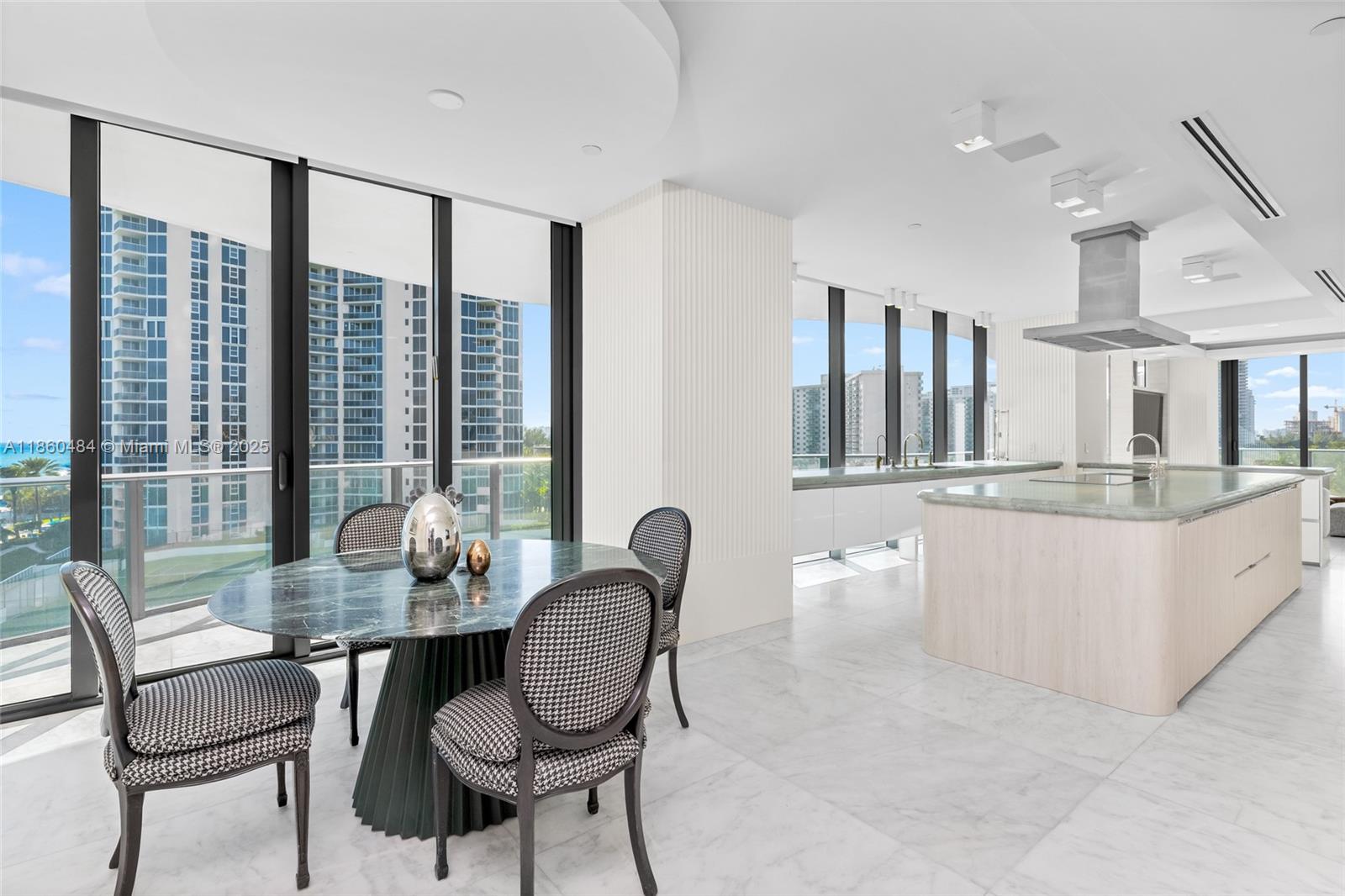 image Regalia Condo13