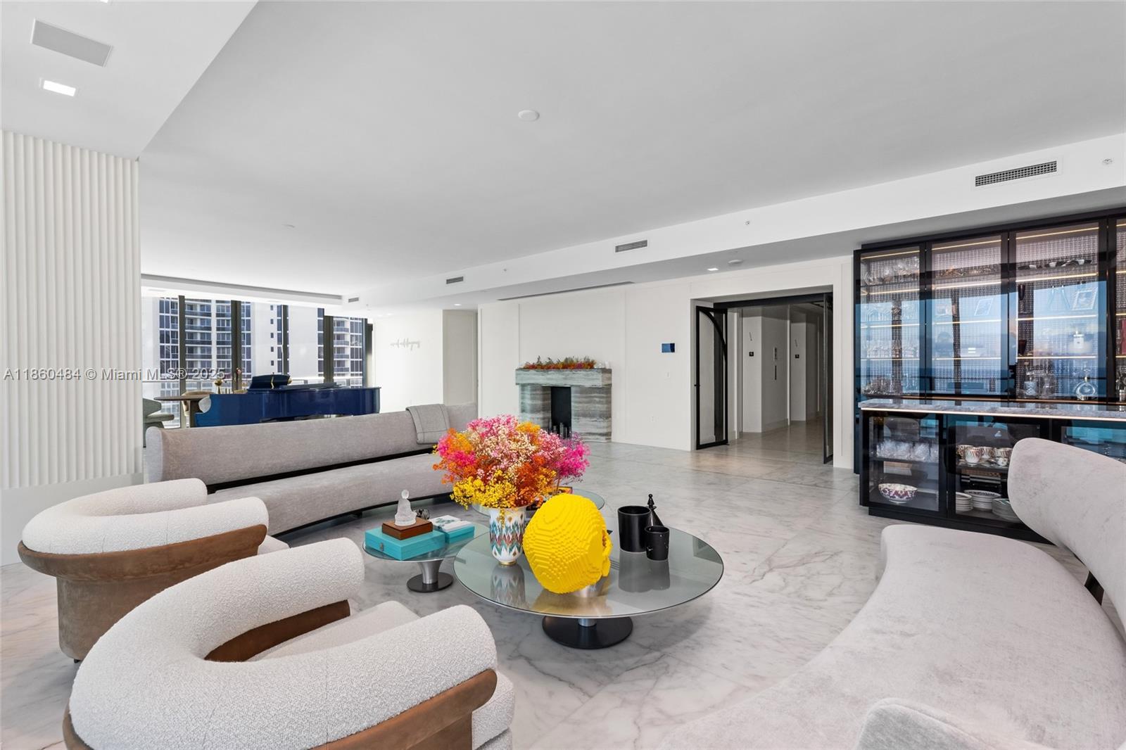 image Regalia Condo5