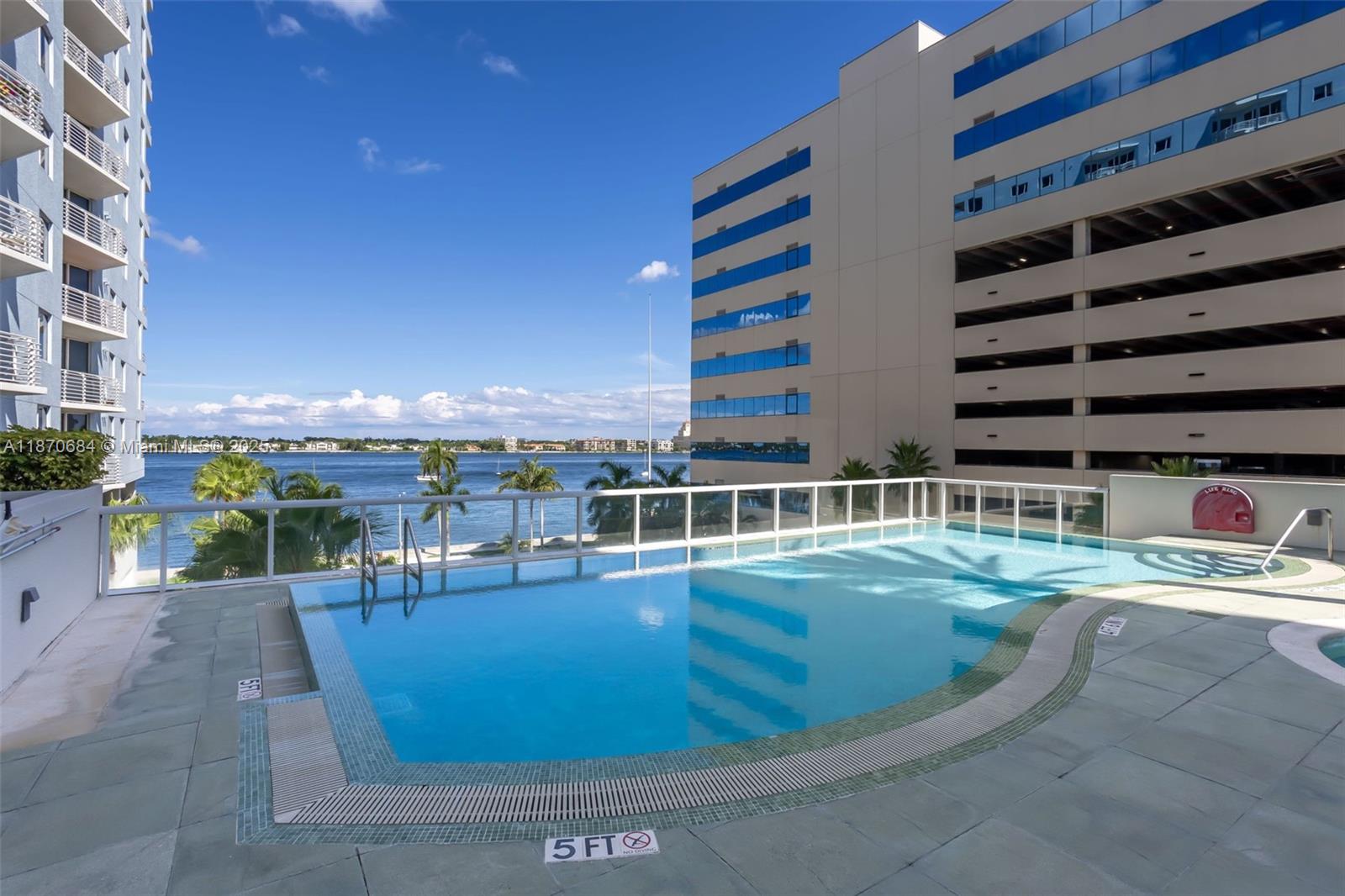 1551 N Flagler Dr #810