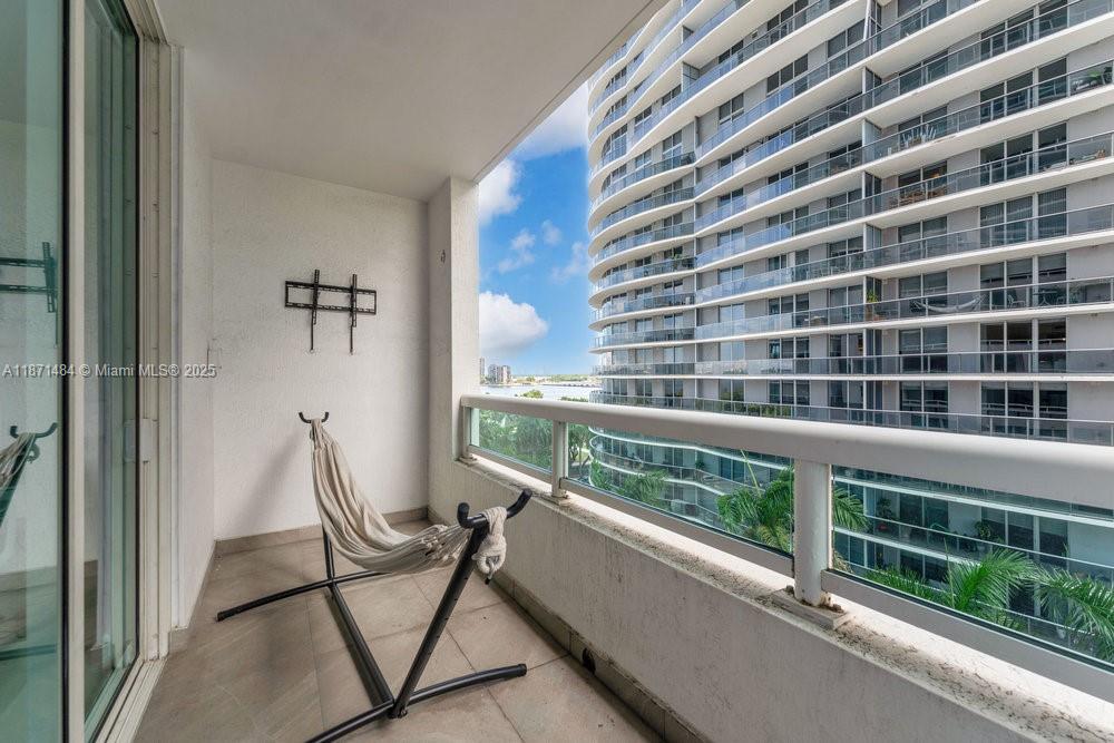 image 1800 Club Condo15