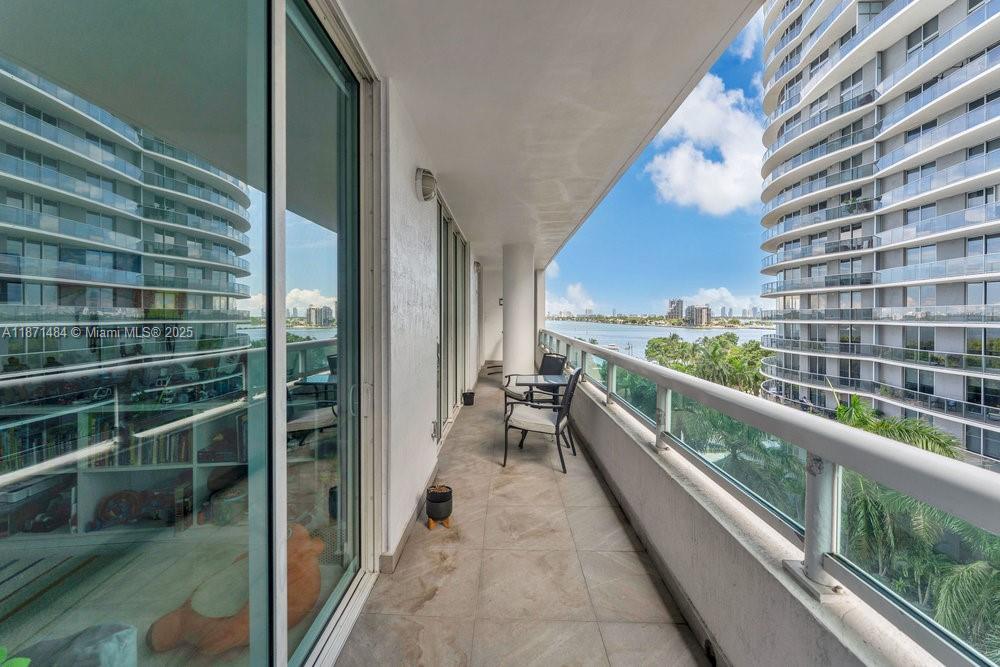 image 1800 Club Condo16