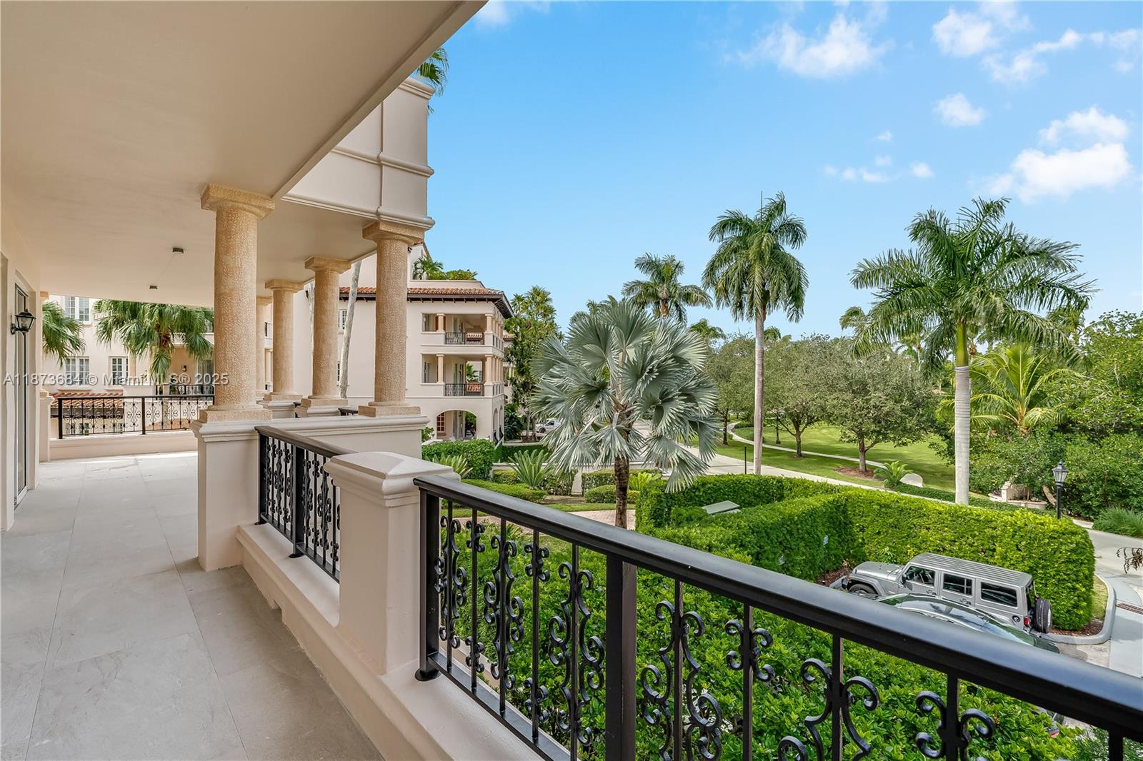 image Seaside Village25