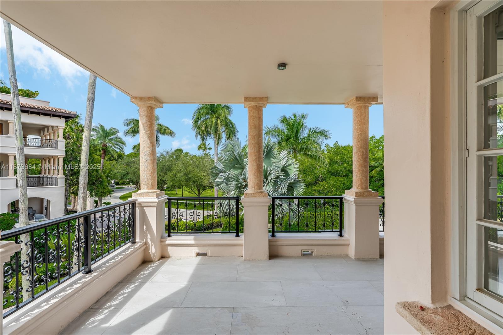 image Seaside Village26