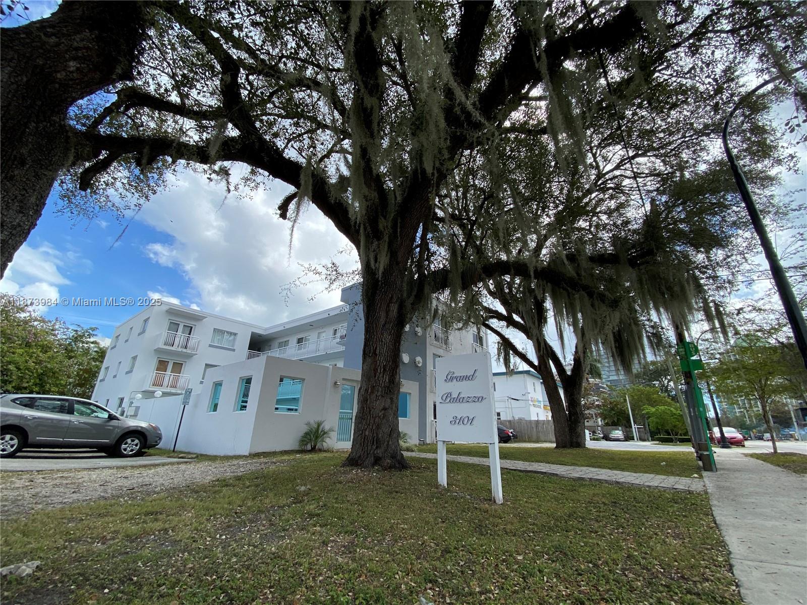 3101 SW 27th Ave #302