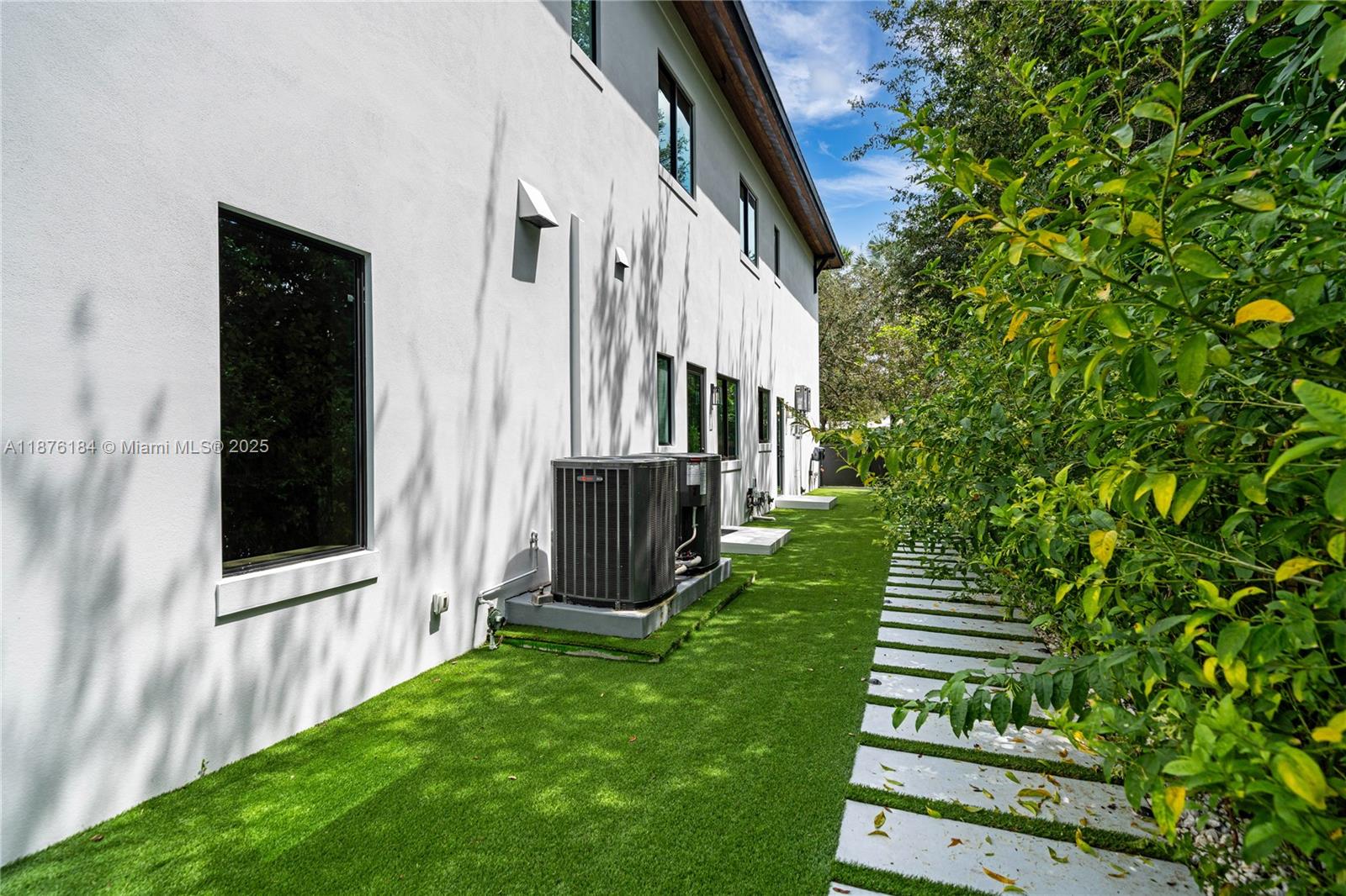 12820 SW 80th Ave Pinecrest, FL 33156