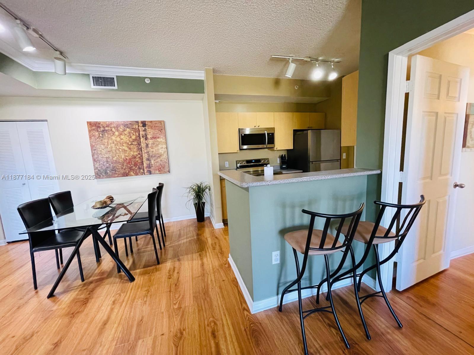 1919 Van Buren St #801