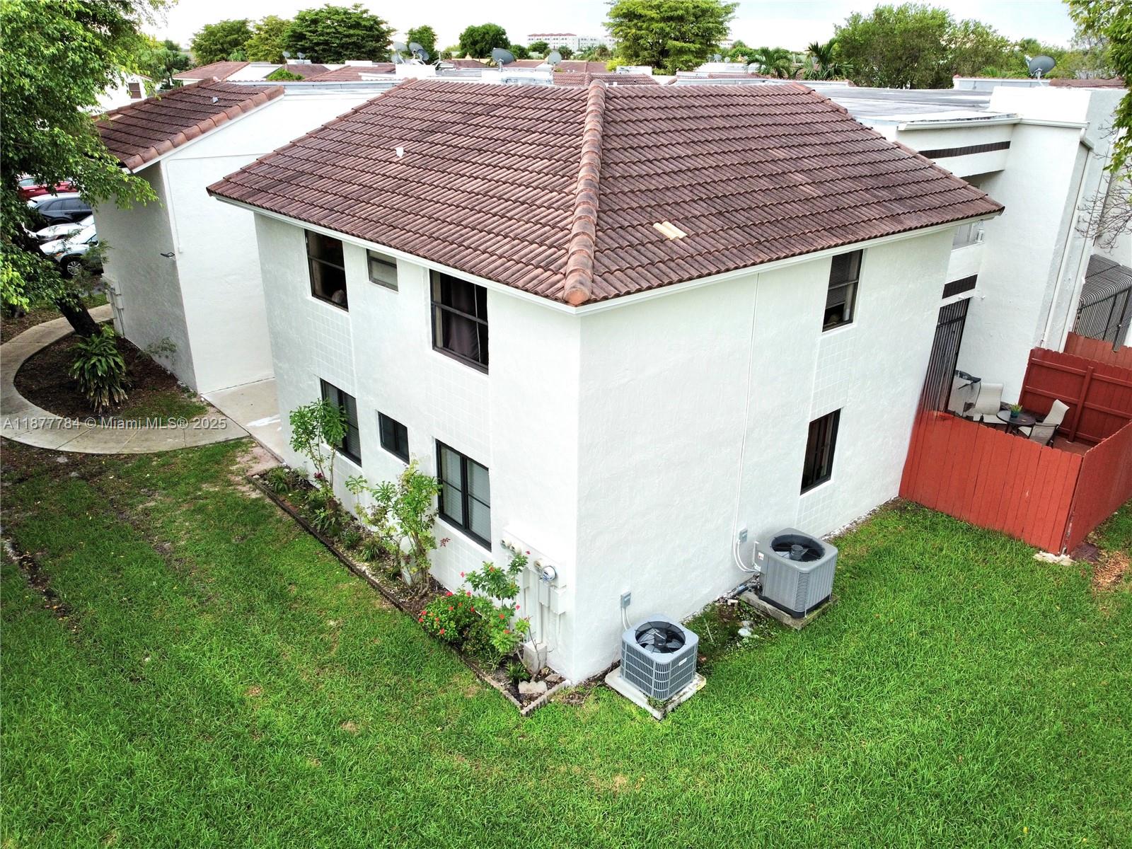 10857 NW 7th St #21-17