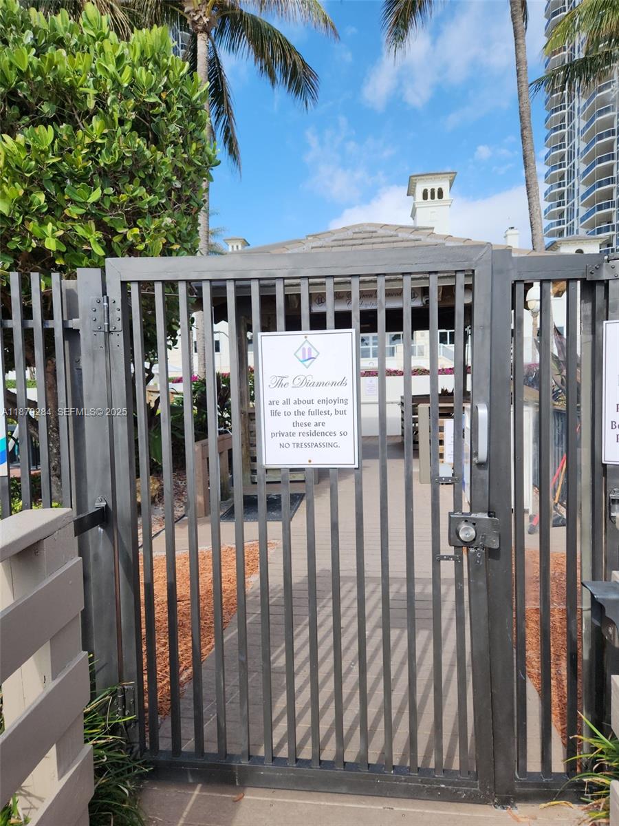 image Blue Diamond35