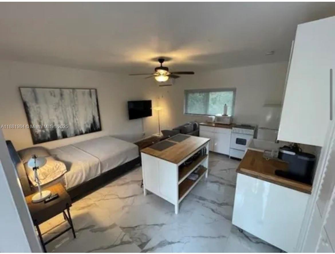 1004 W Las Olas Blvd #1-3