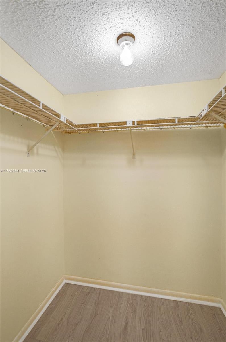 2220 NE 11th St Hallandale Beach, FL 33009