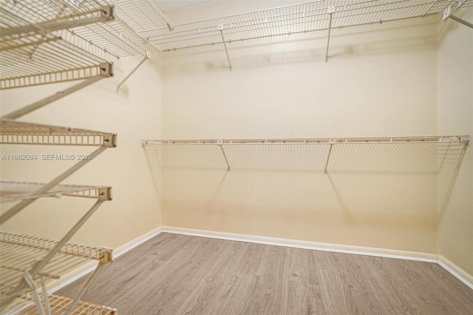 2220 NE 11th St Hallandale Beach, FL 33009