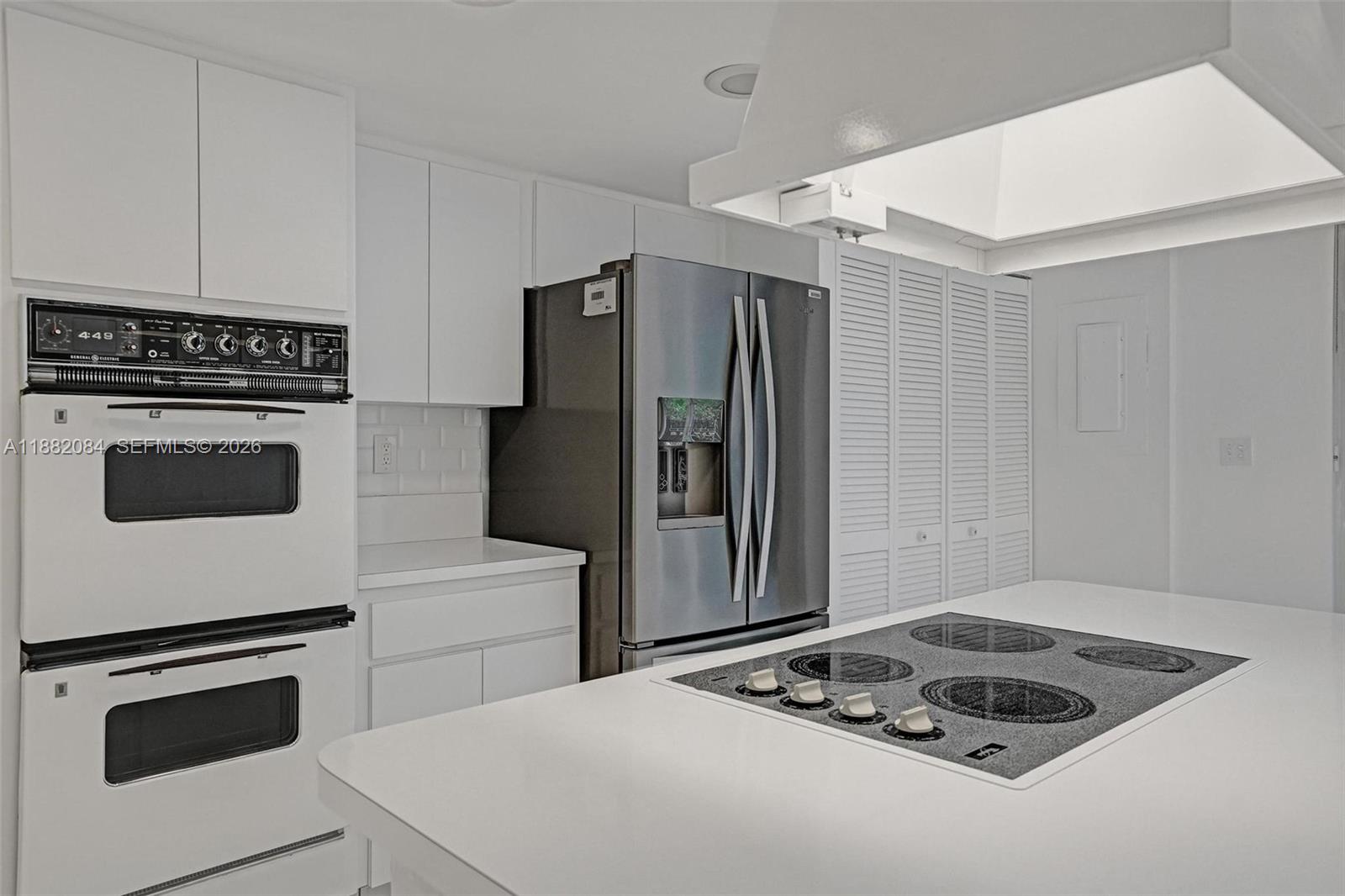 2220 NE 11th St Hallandale Beach, FL 33009