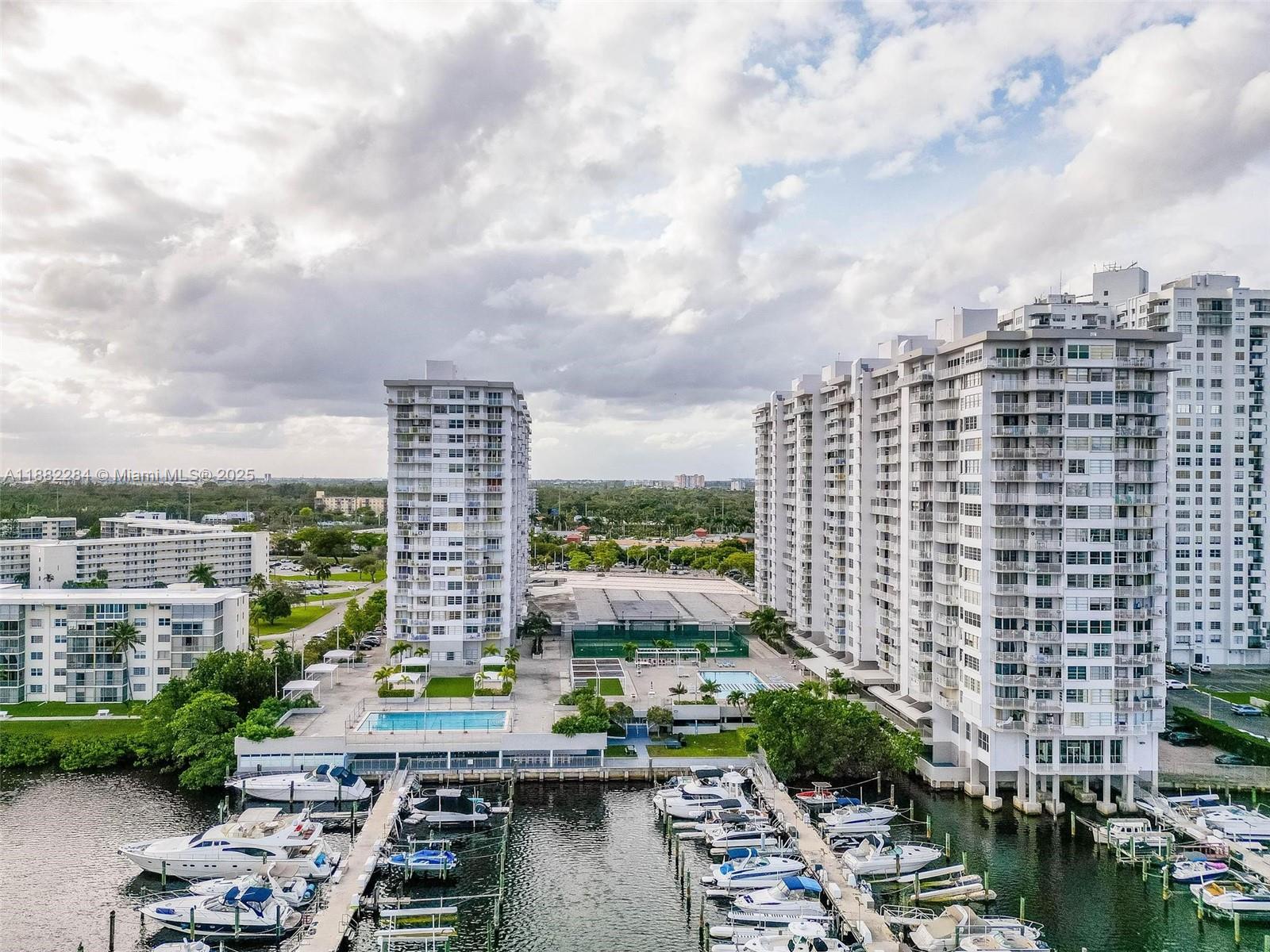 18061 Biscayne Blvd #1701