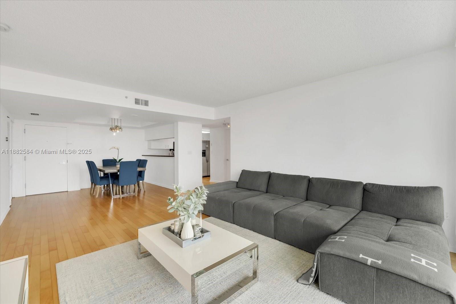 image The Floridian Condo3
