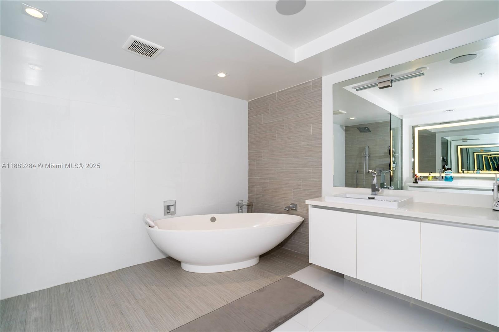 image Parque Towers Condo18