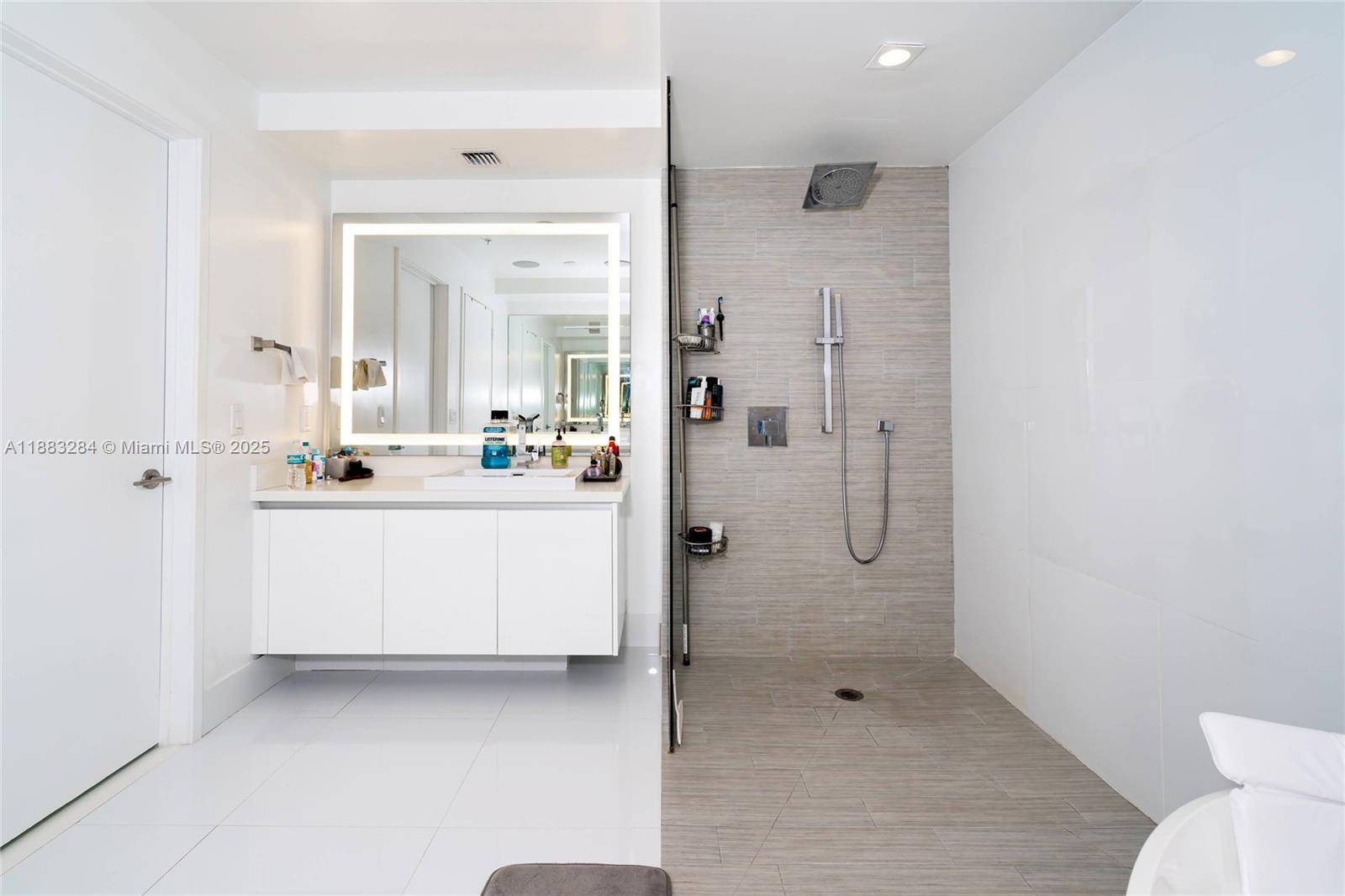 image Parque Towers Condo22
