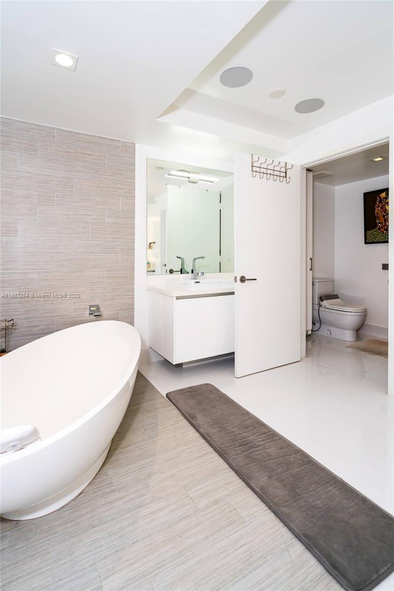 image Parque Towers Condo25