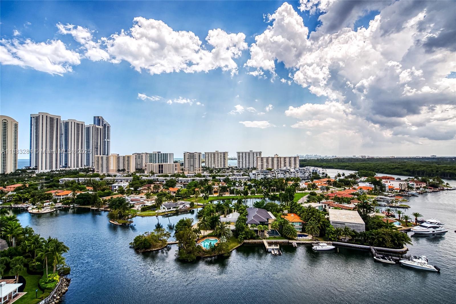 image Parque Towers Condo33