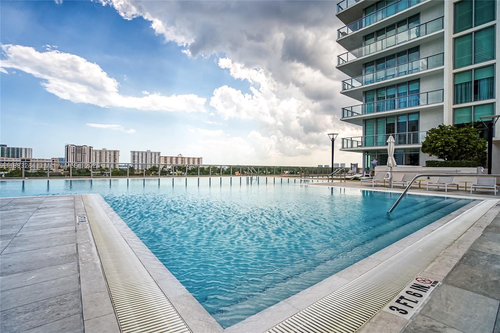image Parque Towers Condo38