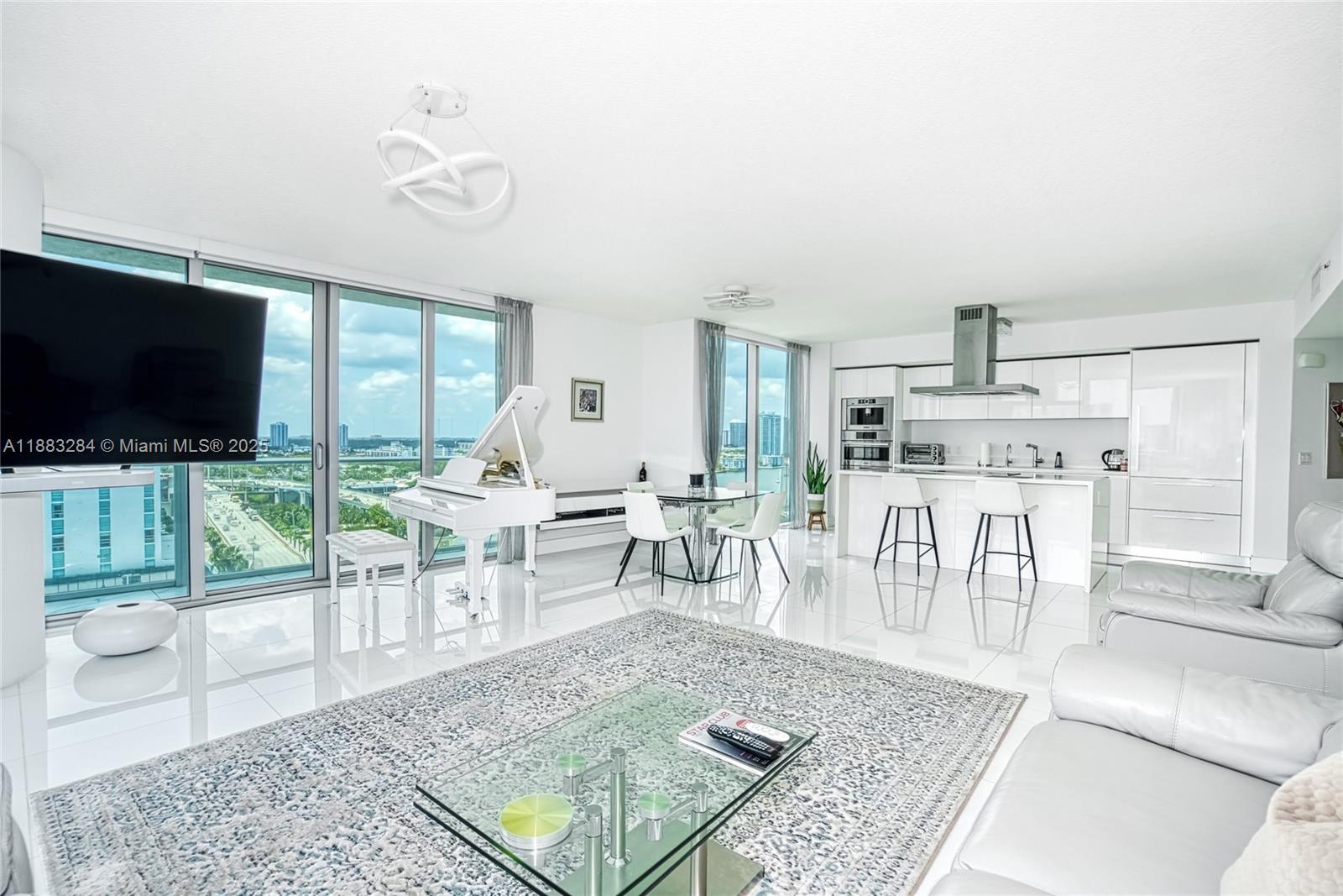 image Parque Towers Condo3