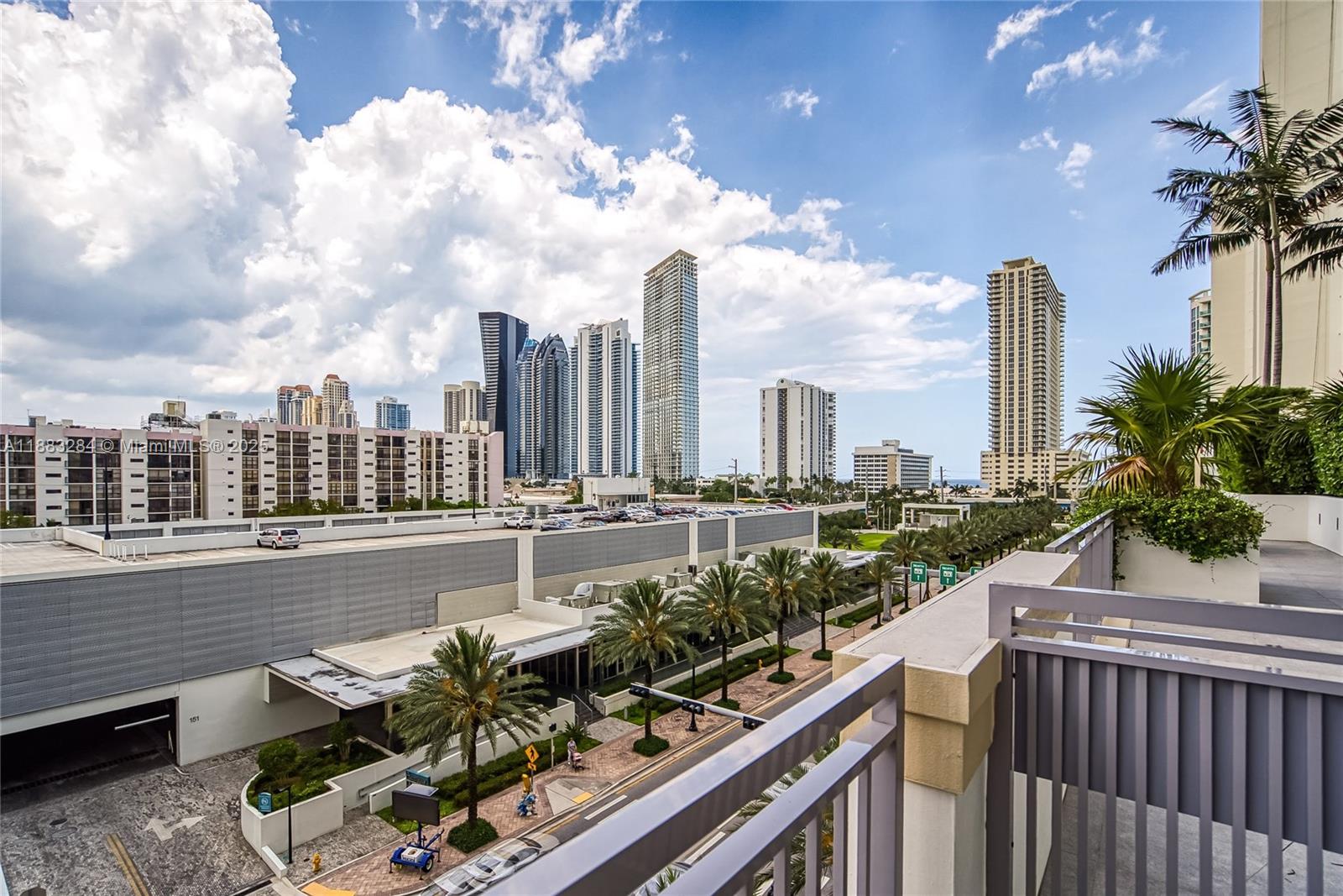 image Parque Towers Condo42
