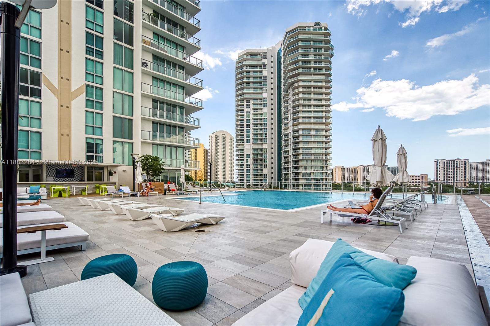 image Parque Towers Condo43