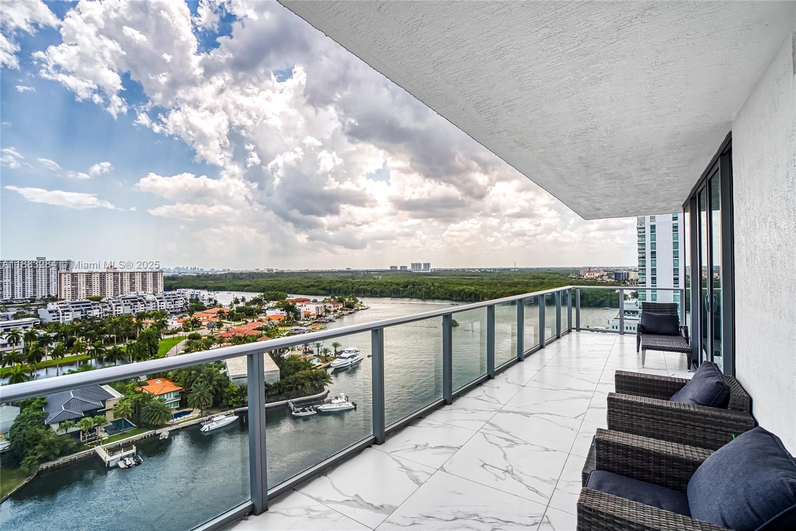 image Parque Towers Condo51