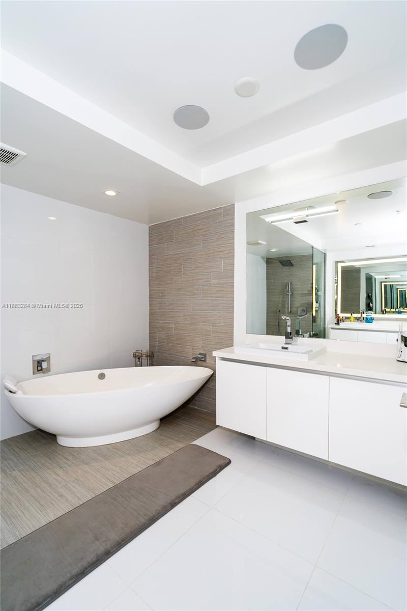 image Parque Towers Condo64