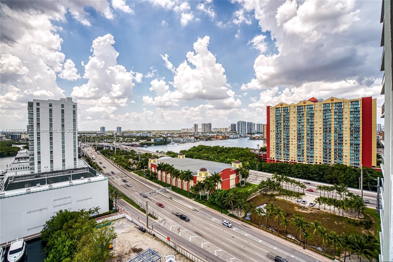image Parque Towers Condo82