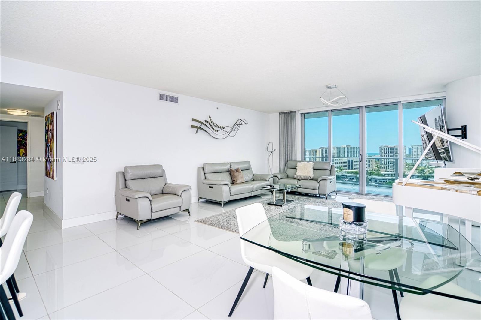 image Parque Towers Condo8