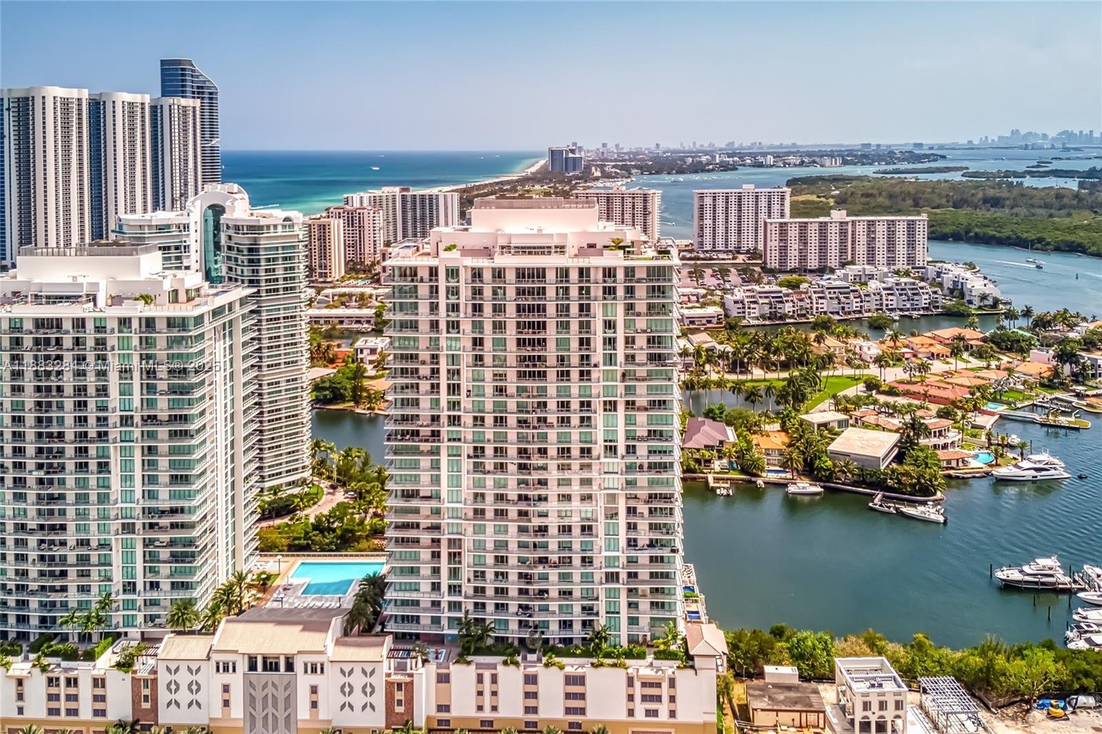 image Parque Towers Condo92