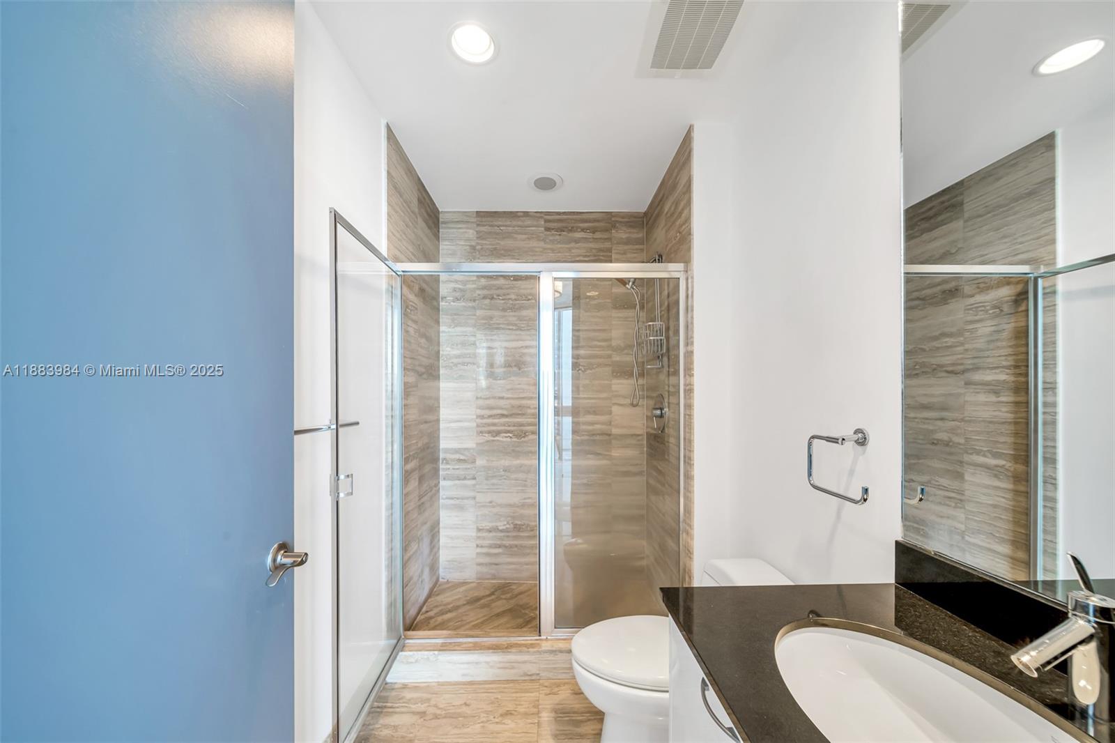 image Trump Towers I Condo40