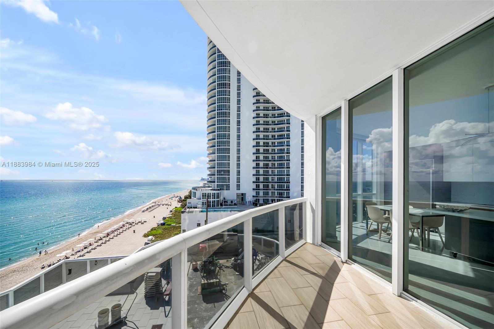 image Trump Towers I Condo4