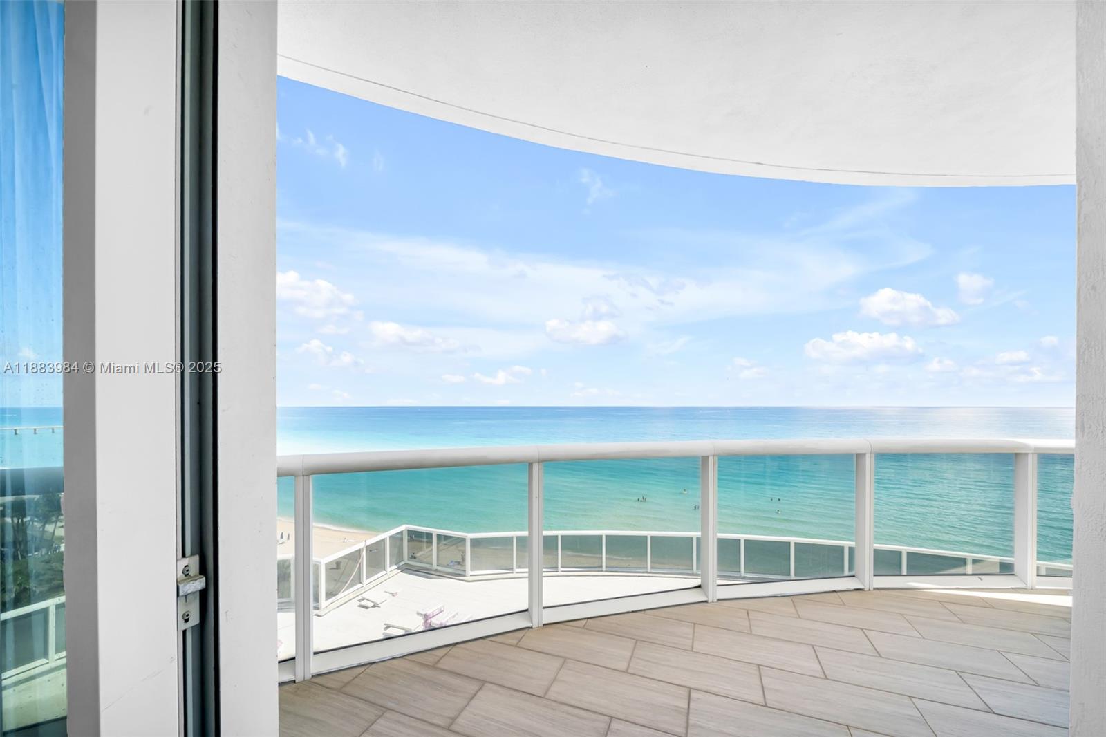 image Trump Towers I Condo7