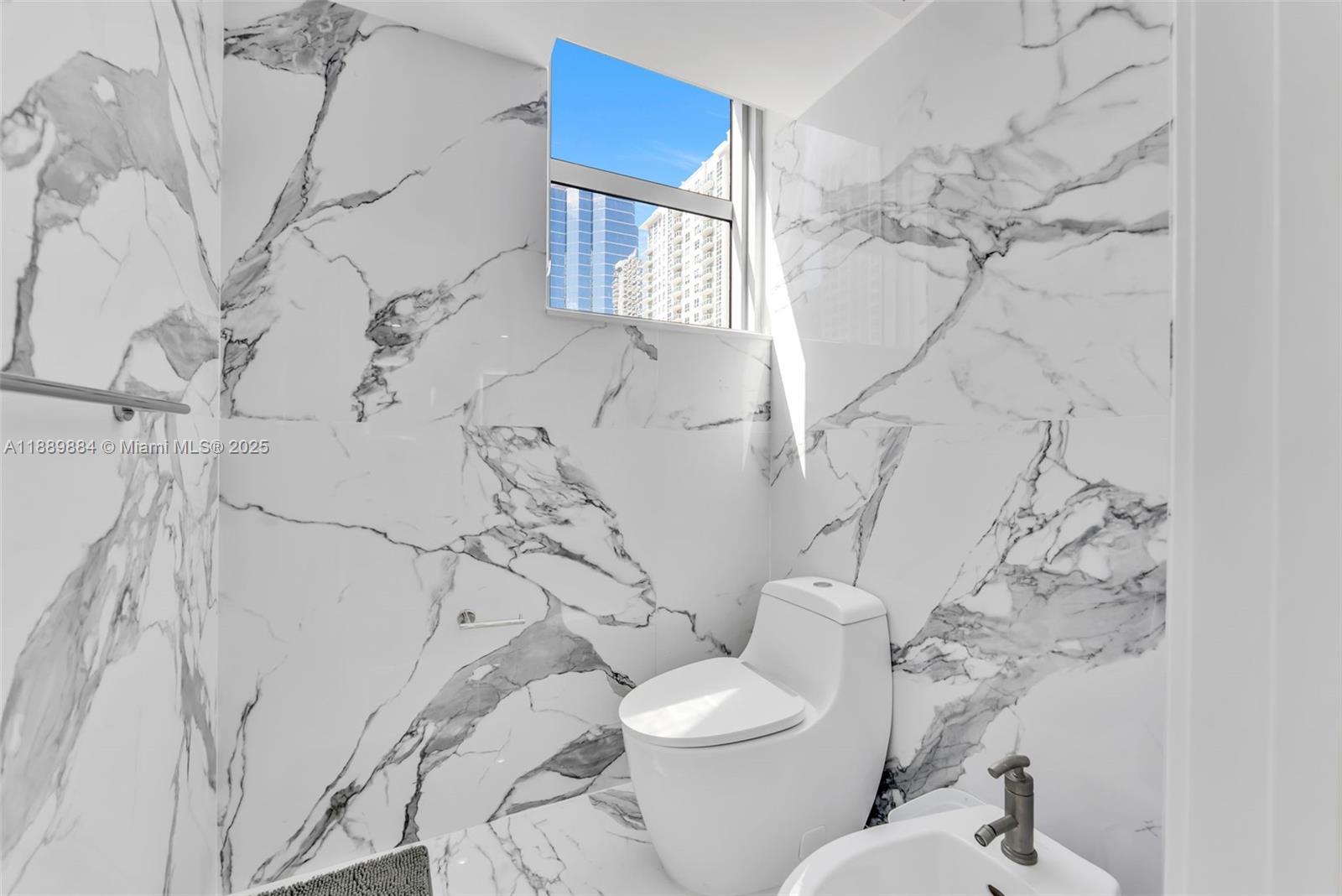 image Jade Residences At Bricek23