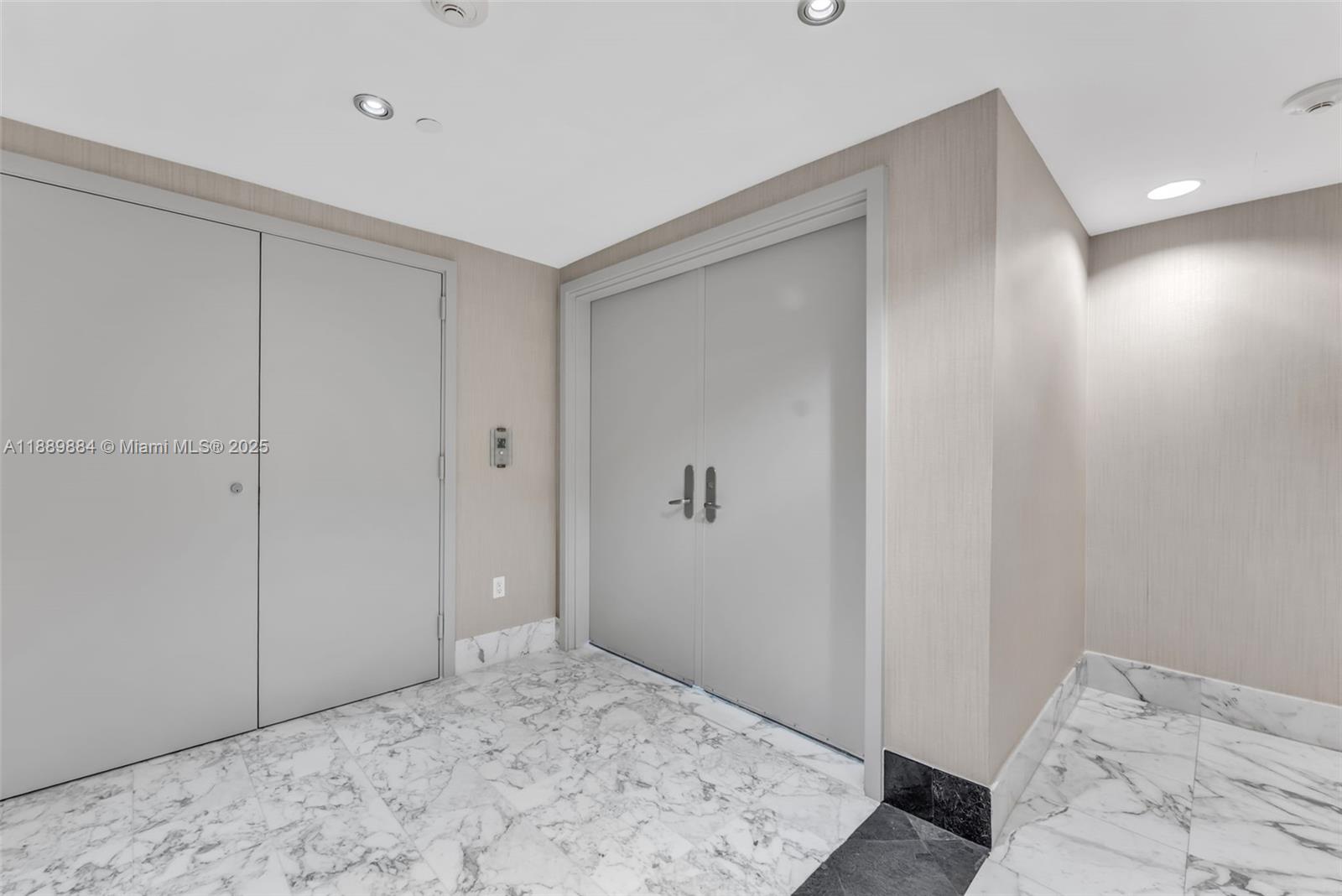 image Jade Residences At Bricek4