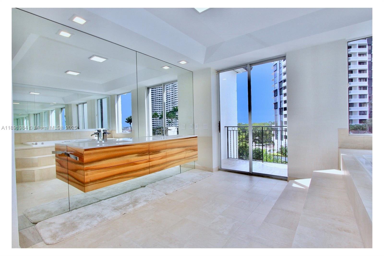 3500 Island Blvd #DPH01 Aventura, FL 33160