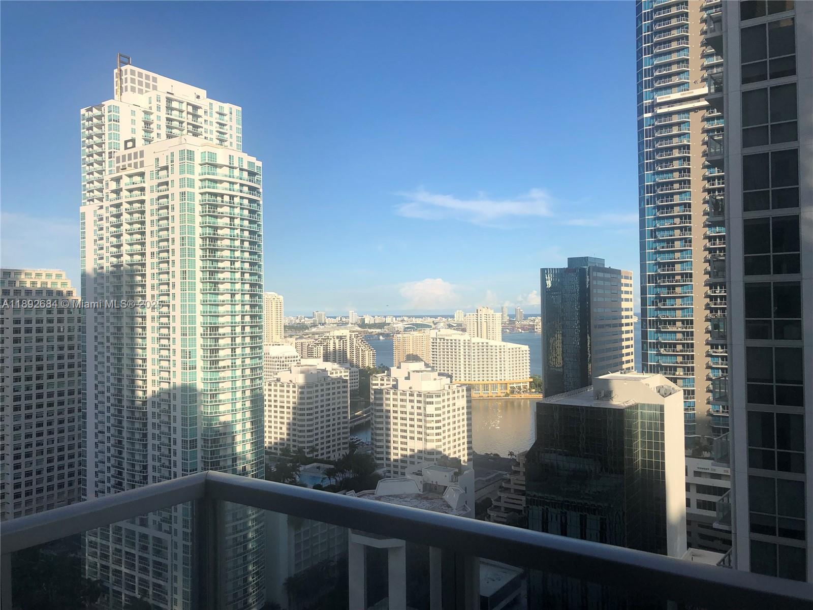 1050 Brickell Ave #2910