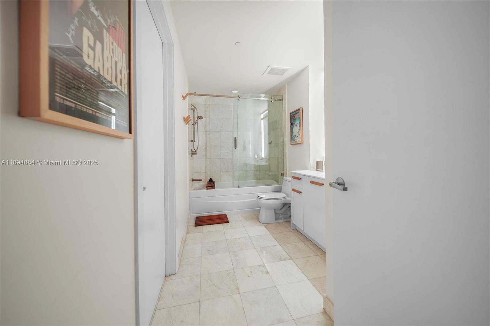 image 1060 Brickell21